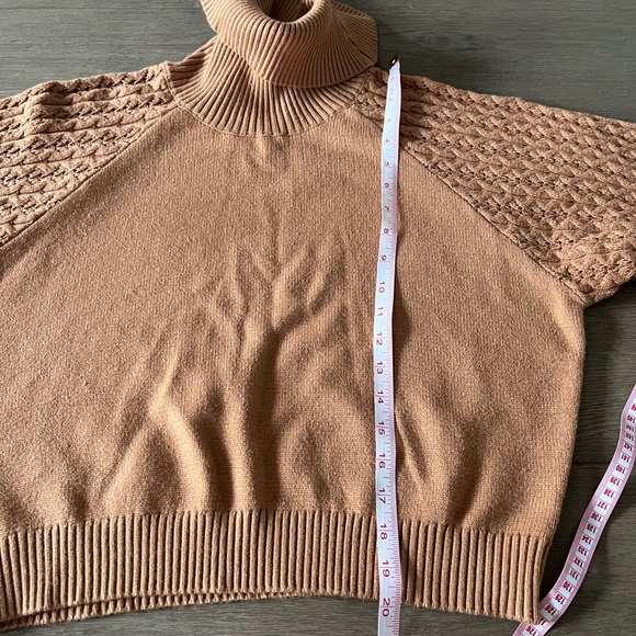 BB Dakota by Steve Madden cropped sweater - Picture 6 of 6